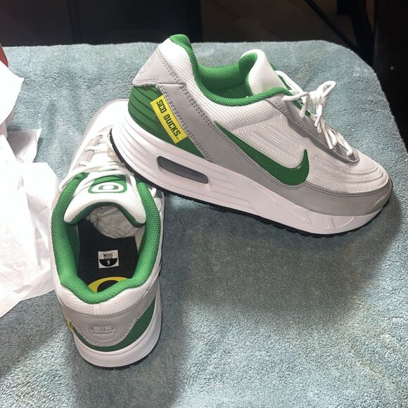 Size 9 - NCAA x Nike Air Max Verse Oregon main image 11